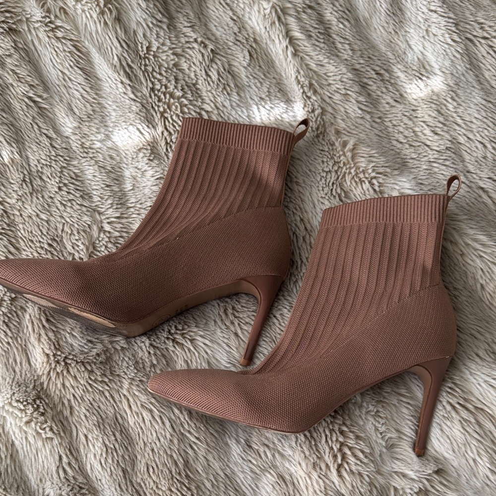 Chinese Laundry Tan Heeled Boots